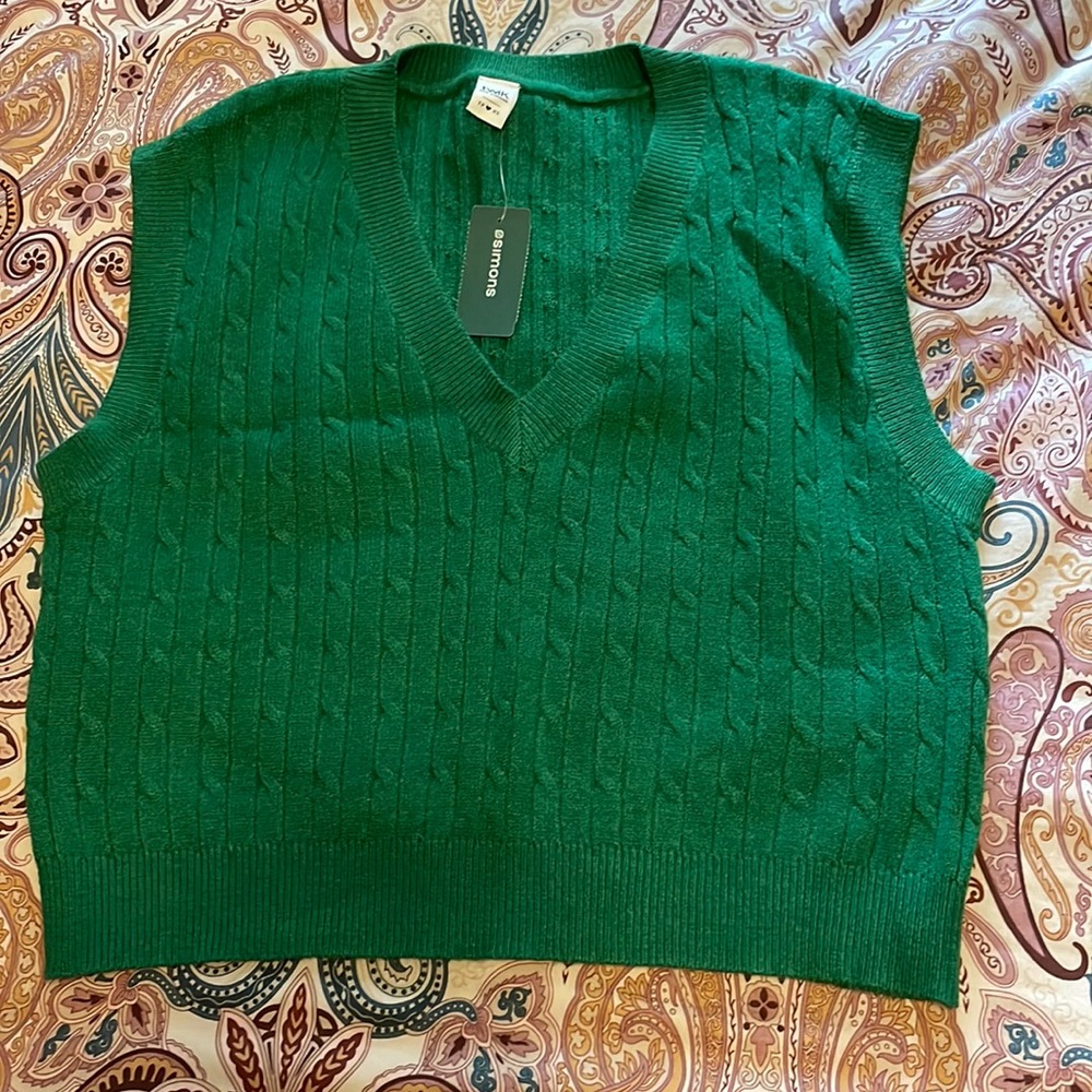 NWT knit sweater vest size XS
